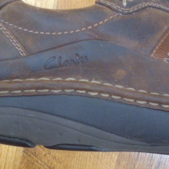 Like New Men's Clarks Active Air - Picture 2 of 8